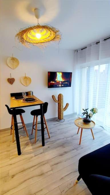 Appartement Cosy, Detente Avec Terrasse 普勒尔蒂 外观 照片